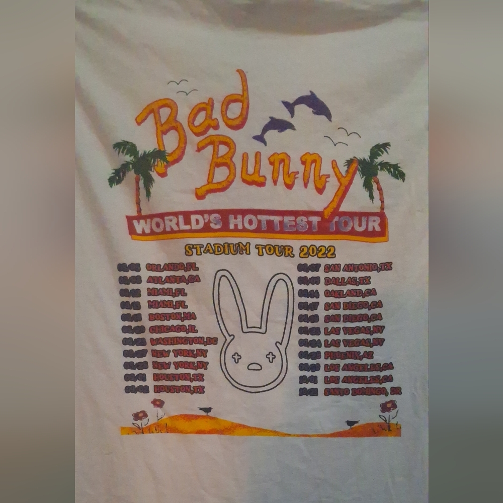 BAD BUNNY T-SHIRT